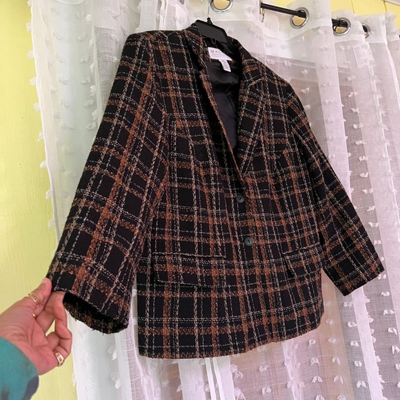 A gorgeous checkered blazer - Picture 4 of 5